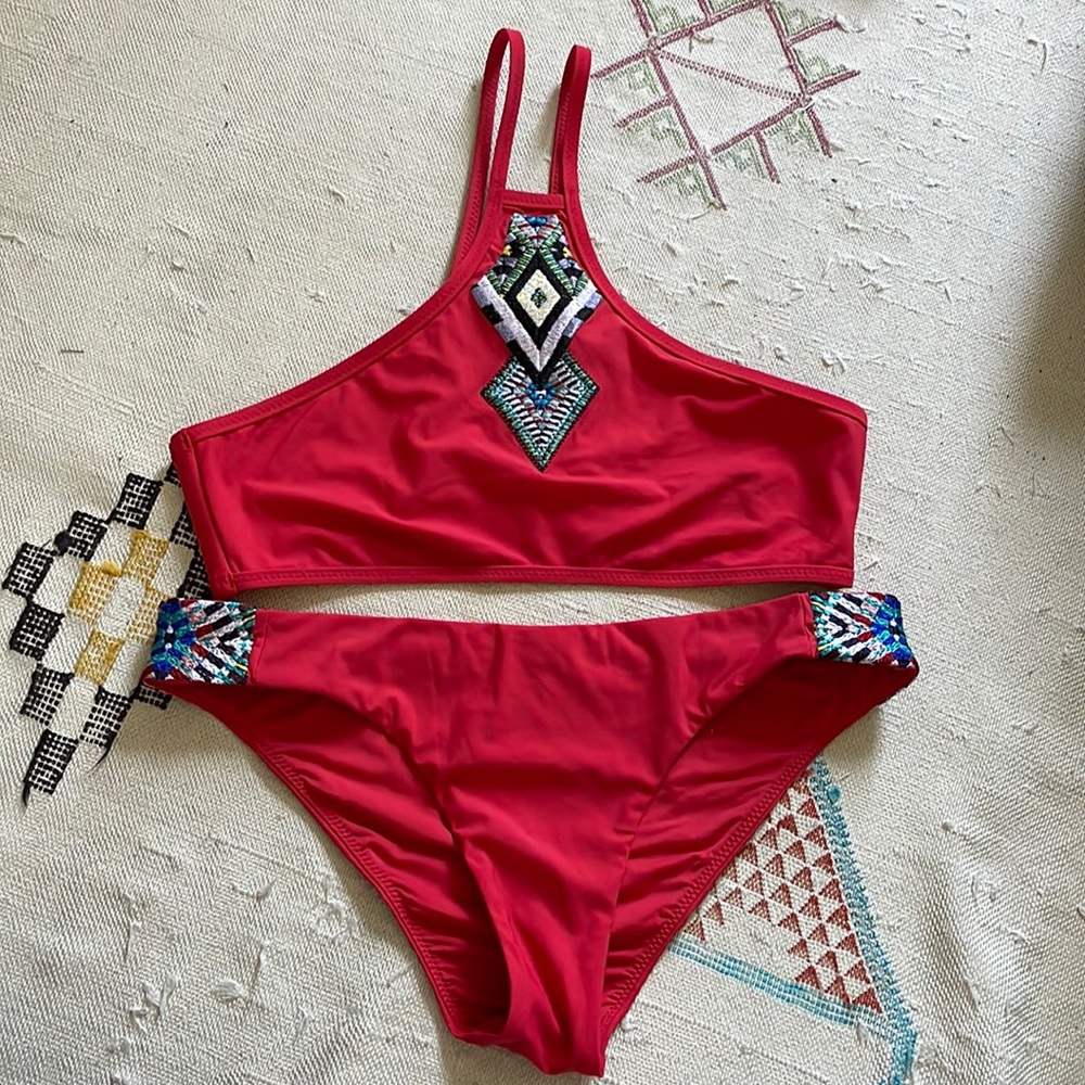 BEAUTIFUL RED CARTER COUPE CALI RED BIKINI EMBROIDERED
